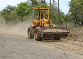 Inicia Gobierno del Estado reencarpetado en camino Francisco Villa – La Purísima – San Isidro con inversión de 20 mdp