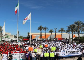 “La justicia laboral es clave para el bienestar de las familias”: Encabeza Gobernador marcha del Día del Trabajo en Guerrero Negro