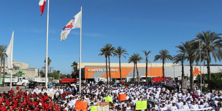 “La justicia laboral es clave para el bienestar de las familias”: Encabeza Gobernador marcha del Día del Trabajo en Guerrero Negro
