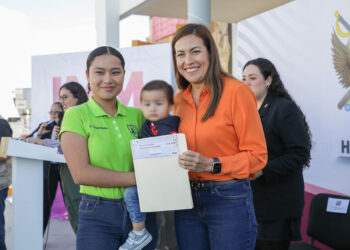 En La Paz sí se apoya a quienes cuidan y sostienen la vida; Milena Quiroga respalda a madres de familia 