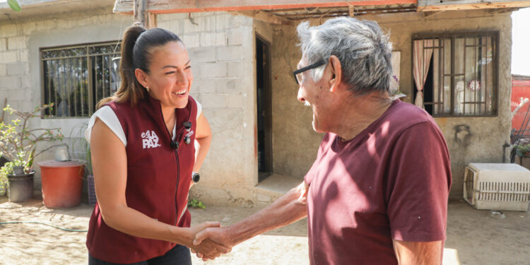 En La Paz sí tenemos agua: Milena Quiroga visita hogares en El Mezquitito para constatar el servicio 