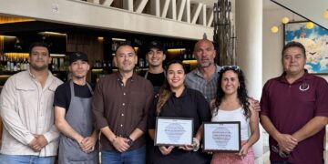 Fortalecen atención turística con entrega de distintivo Balandra a hoteles de La Paz