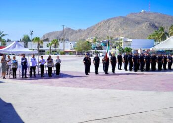 XI regidor del Tercer Cabildo Infantil participa en la ceremonia cívica en Cabo San Lucas