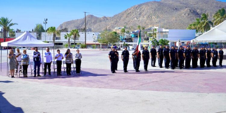 XI regidor del Tercer Cabildo Infantil participa en la ceremonia cívica en Cabo San Lucas