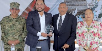 Reconoce alcalde Christian Agúndez a la Escuela Primaria Leonardo Gastélum Villalobos por tercer lugar en concurso internacional ambiental