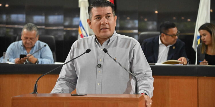 Proponen incorporar la materia de inglés en el marco normativo estatal