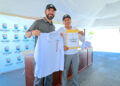 Entrega Ayuntamiento de Los Cabos credenciales y uniformes para el ordenamiento del comercio ambulante