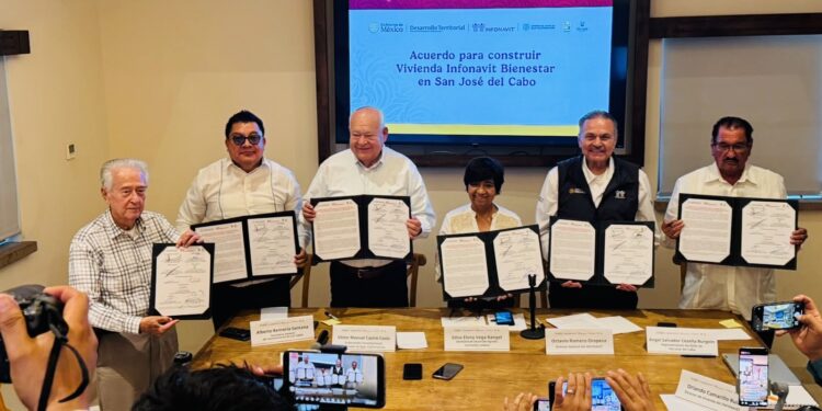 Formalizan Federación y Estado proyecto para construir 15 mil 400 viviendas en Los Cabos