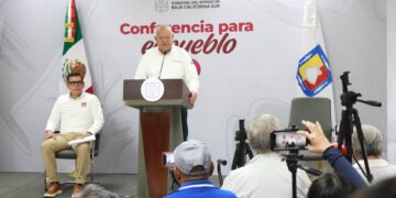 Reconoce Gobernador Víctor Castro compromiso y trabajo del SEDIF BCS