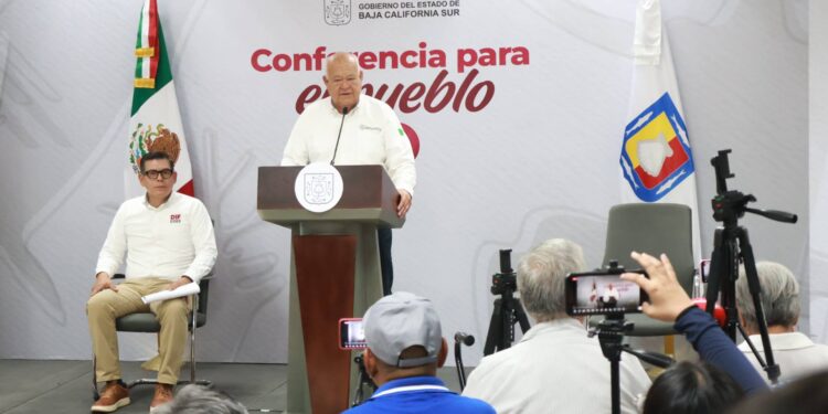 Reconoce Gobernador Víctor Castro compromiso y trabajo del SEDIF BCS