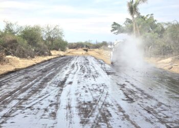 Registra avance del 45% la pavimentación del camino a El Ancón en Los Barriles