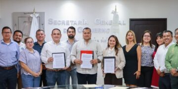 Gobierno BCS y Banco Santander firman convenio para impulsar MiPyMEs y 5 mil becas de formación