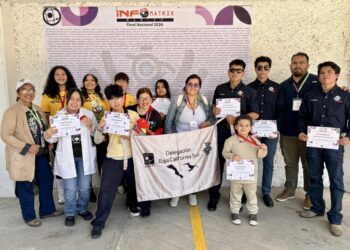 Obtienen estudiantes de BCS medallas y acreditación internacional en INFOMATRIX México 2026