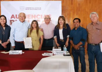 Encabeza Víctor Castro audiencias públicas en La Paz para la atención ciudadana