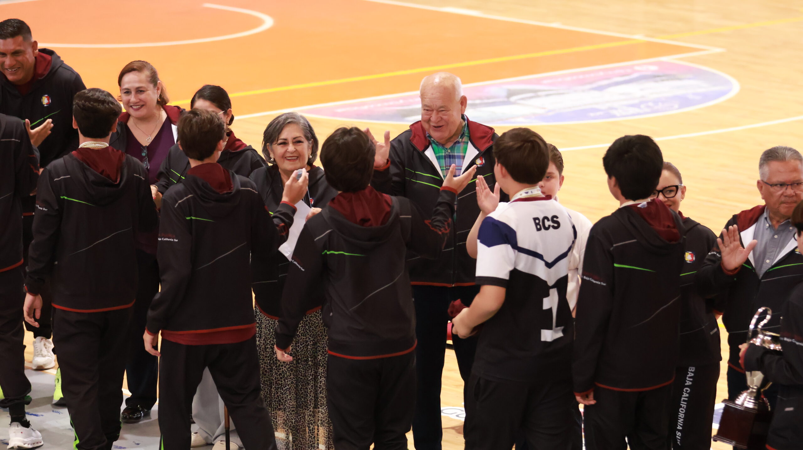 Reconoce Víctor Castro a estudiantes sudcalifornianos por su desempeño en competencias nacionales