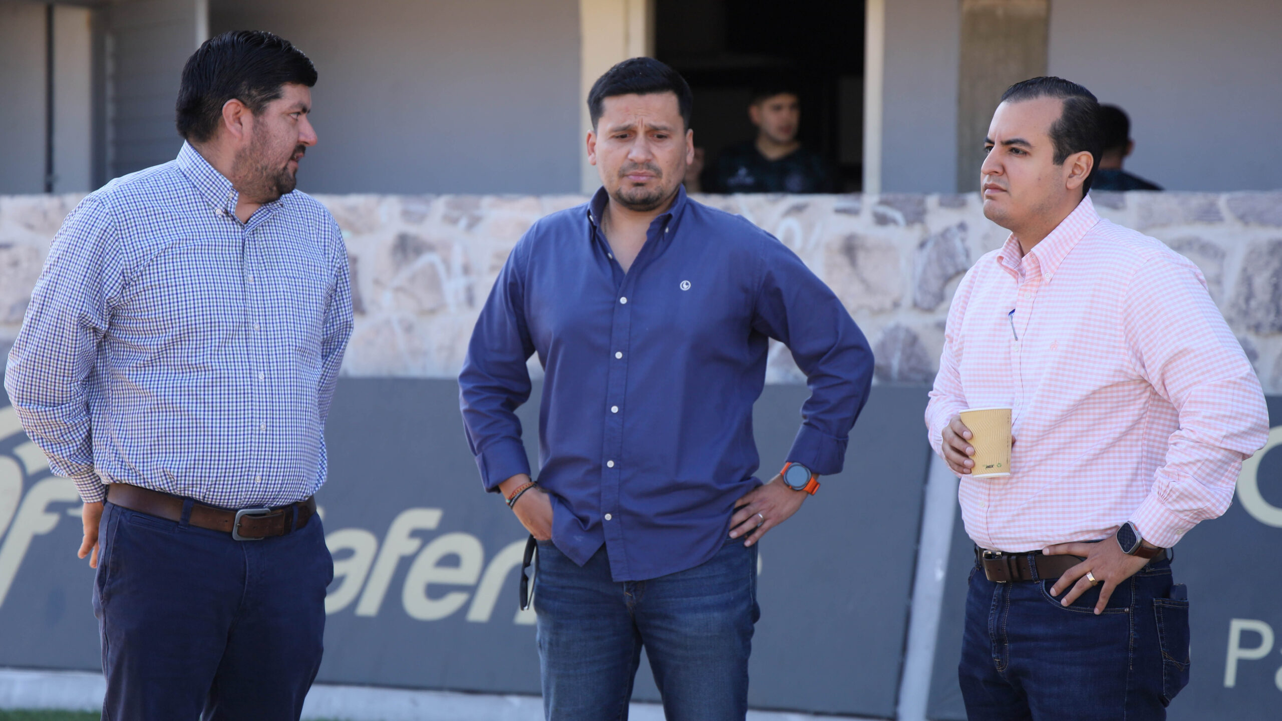 Supervisa Subsecretario de Administración avance de los trabajos en el estadio Guaycura