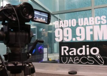 Inaugura Gobernador frecuencia 99.9 FM de Radio UABCS para fortalecer la vinculación universitaria y social
