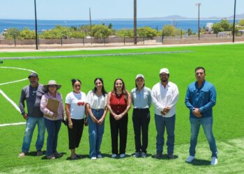 Supervisan avances de obras en Plaza Cívica y campo de Fútbol en El Sargento