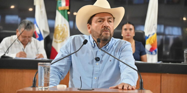 Propone diputado Venustiano Pérez frenar operativos arbitrarios contra vehículos polarizados y garantizar la aplicación correcta de la ley