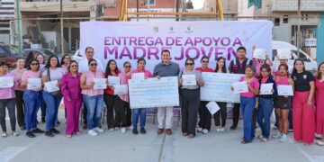 Entrega INJUVE apoyos a madres jóvenes en Cabo San Lucas