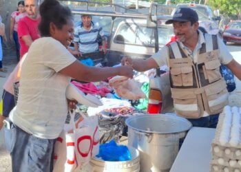 Realiza XV Ayuntamiento jornada social en apoyo a familias de Caribe Bajo en Cabo San Lucas