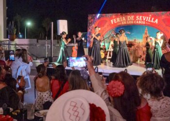 Más de 300 personas colaboran en la primera Feria Sevillana con causa en Los Cabos