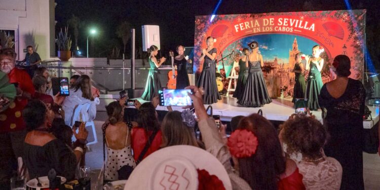 Más de 300 personas colaboran en la primera Feria Sevillana con causa en Los Cabos