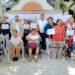 Entrega José Manuel Larumbe apoyos a familias cabeñas