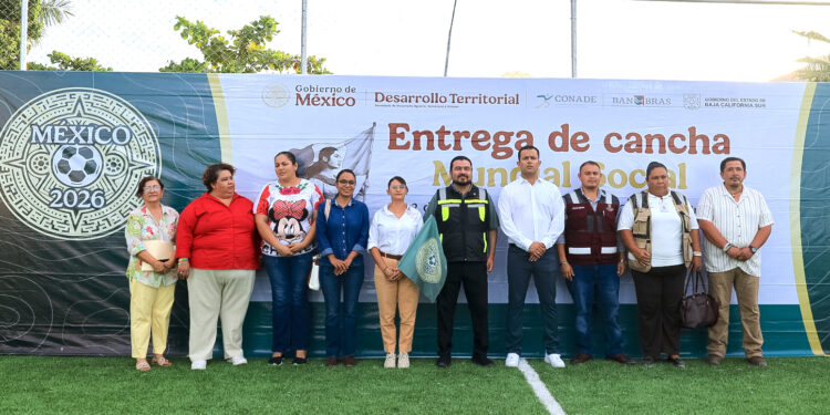 Entrega Ayuntamiento de Los Cabos cinco canchas de fútbol del programa Mundial Social