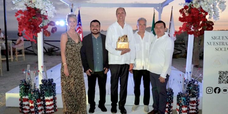 Los Cabos conmemora el 250° Aniversario de la Independencia de Estados Unidos con evento a beneficio de la Cruz Roja Mexicana