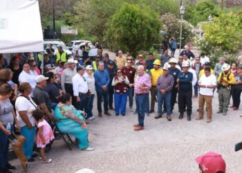 Gobierno del Estado reconstruirá viviendas y respaldará a familias afectadas por incendio en San José de Comondú