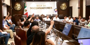Suma Gobierno del Estado esfuerzos con empresarios para reconstruir viviendas afectadas por incendio en Comondú