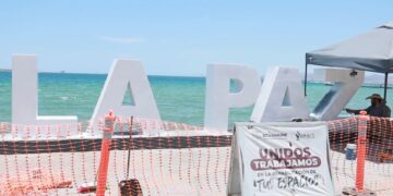 API-BCS renueva letras emblemáticas del Malecón de La Paz