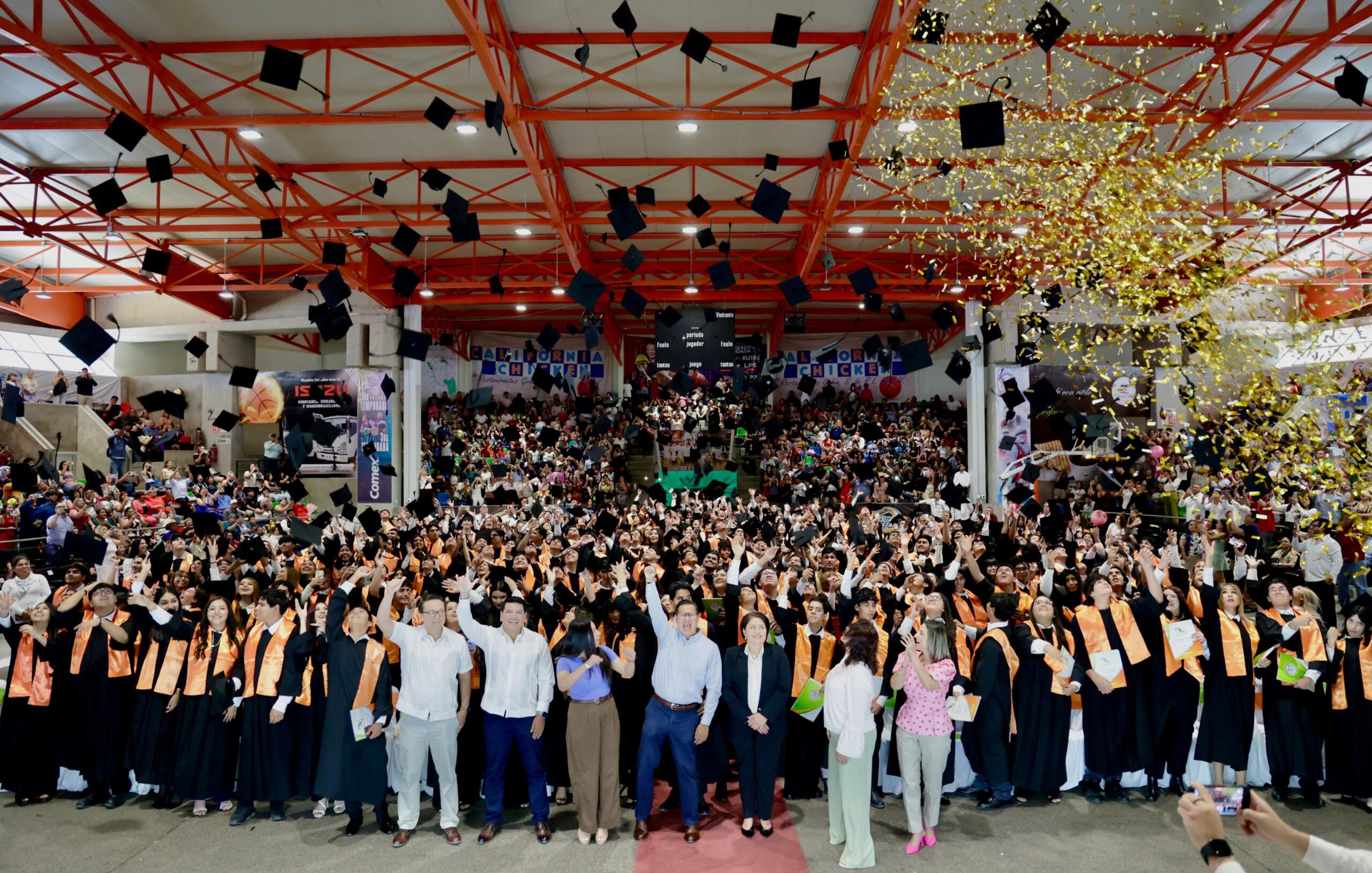  Egresan más de 3 mil estudiantes del CECYTEBCS en todo el estado