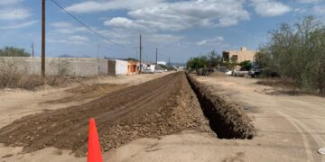 Inicia Gobierno Estatal construcción de red de agua potable en colonia Las Praderas de San Agustín, en La Paz