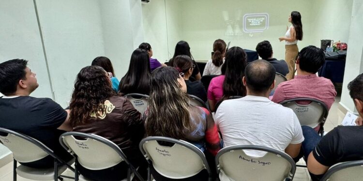 Capacita Comisión para Prevenir y Erradicar la Trata de Personas en BCS a personal del sector salud 