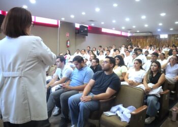 Refuerza Salud estatal la capacitación de pasantes que brindarán atención en centros de salud 