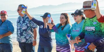 Realizan primer torneo de pesca de orilla para mujeres en La Paz “Marea Violeta”