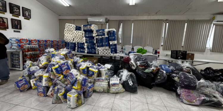 Ayuntamiento de La Paz entrega primer cargamento de ayuda a familias afectadas por incendio en San José de Comondú