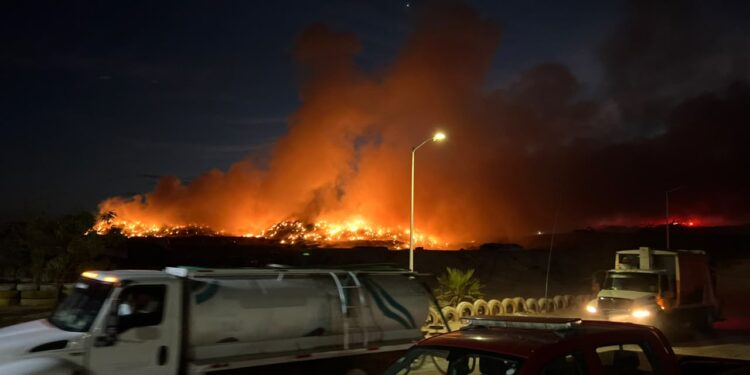 Incendio en el relleno sanitario de La Paz fue controlado en su totalidad