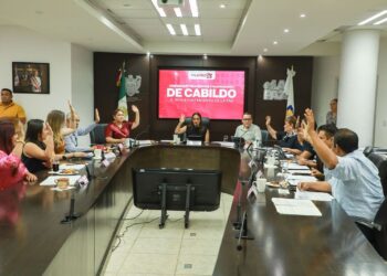 Cabildo de La Paz aprueba incremento al bono de insalubridad para personal de confianza de recolección