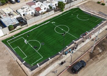 Registra 80% de avance la rehabilitación del campo de fútbol en Invi Mezquitito