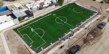 Registra 80% de avance la rehabilitación del campo de fútbol en Invi Mezquitito