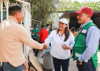 Gobierno de La Paz supervisa suministro de agua en el fraccionamiento Tutus