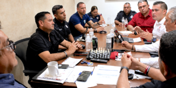 Ante oleaje elevado, Gobierno de Los Cabos refuerza información preventiva en playas