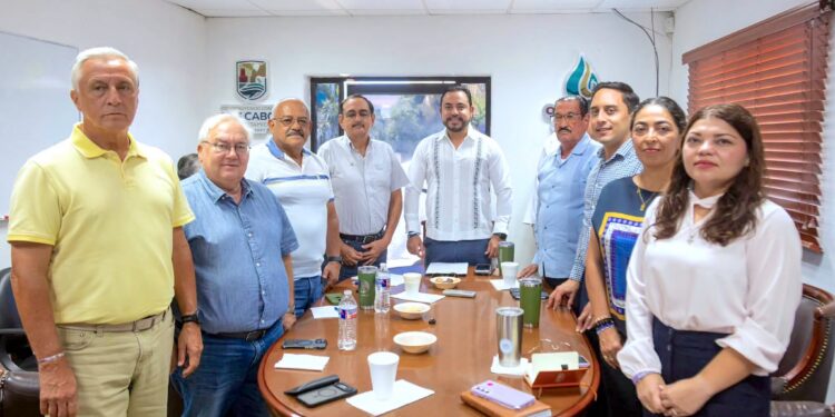 Presentó la Junta de Gobierno de OOMSAPAS Los Cabos a Arturo Sandoval Montaño como propuesta para Director General