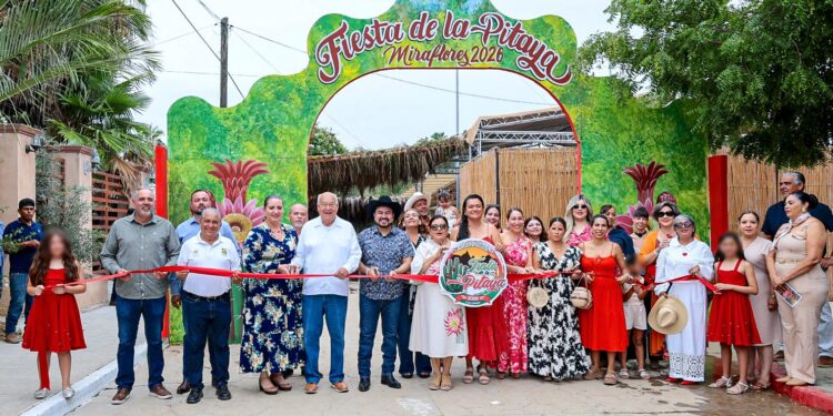 Recibe Miraflores nombramiento de Pueblo Histórico durante inauguración de la Fiesta de la Pitahaya 2026
