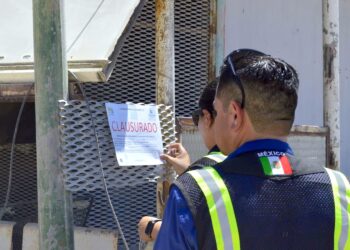 Seguridad Pública responde a reporte ciudadano y clausura establecimiento que obstruía arroyo en San José del Cabo