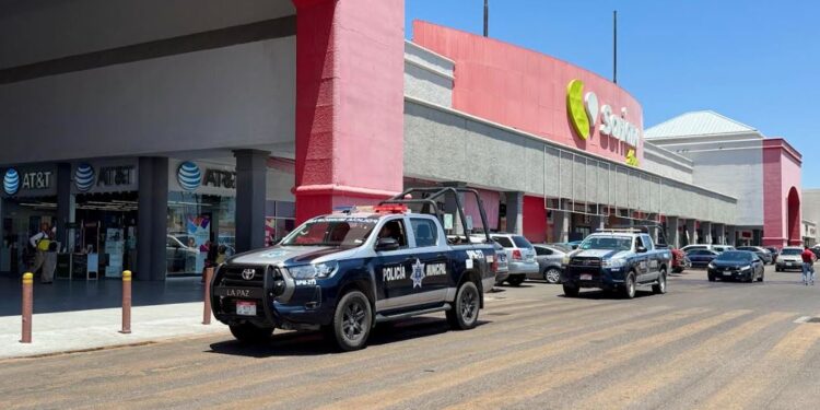 Refuerza Policía Municipal vigilancia en zonas comerciales y bancarias de La Paz