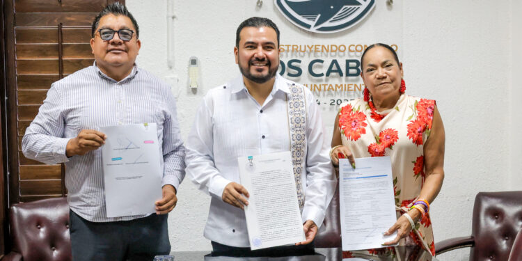 Brinda XV Ayuntamiento certeza jurídica a casi 5 mil familias de la colonia López Obrador en Cabo San Lucas